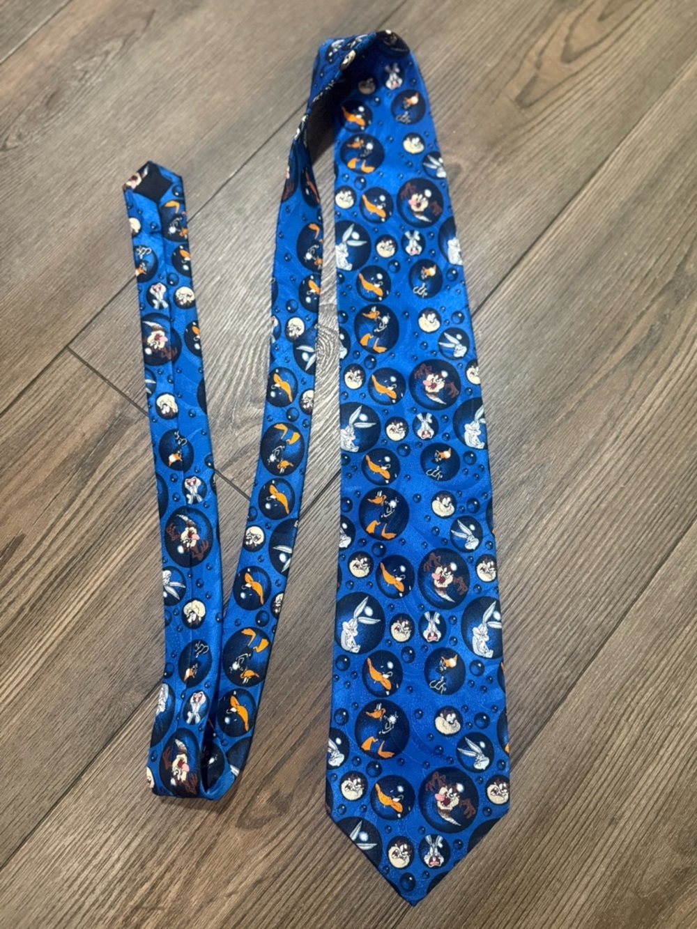 Vintage 1998 Looney Tunes Silk Tie Blue Bubble Print Bugs Taz Daffy Rare Print